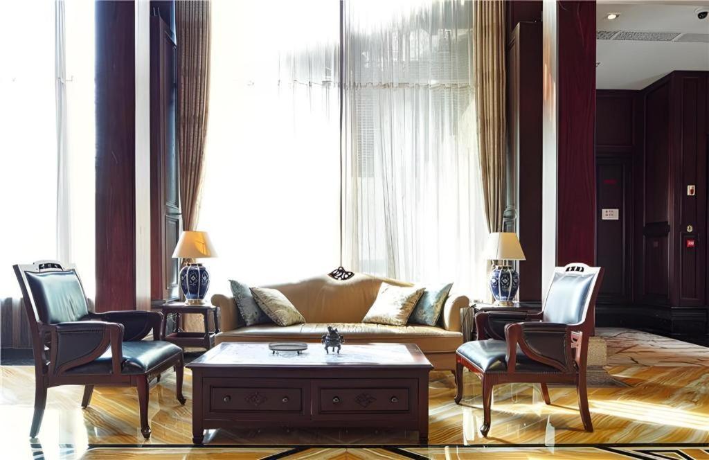 ด็อคไซด์ บูทีก โฮเต็ล Hotel อูเจิ้น ภายนอก รูปภาพ