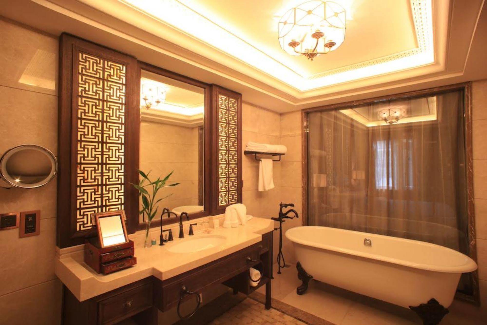 ด็อคไซด์ บูทีก โฮเต็ล Hotel อูเจิ้น ภายนอก รูปภาพ